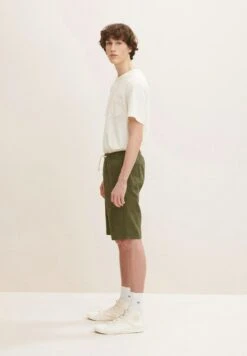 TOM TAILOR Denim Shorts - Olive Tonal Big Leaf Design -Tom Tailor Winkel 04e88024a77f4556aa5f7a1eb892c3b1