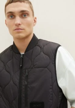 TOM TAILOR Denim Lightweight- Bodywarmer - Black 10 TOM TAILOR Denim Lightweight- Bodywarmer - Black -Tom Tailor Winkel 0f1727f837cb4626a72d36e4e48e7383