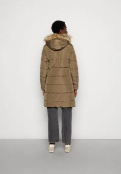 Tom Tailor Signature Puffer Coat - Winterjas - Tarmac Khaki 12 Tom Tailor Signature Puffer Coat - Winterjas - Tarmac Khaki -Tom Tailor Winkel 32c67d0ebef34efe86b386a1da921527