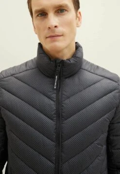 Tom Tailor LightweightMit Print - Jas - Black Minimal Design -Tom Tailor Winkel 3584eb19b24c43bd9deb928cb403a74a