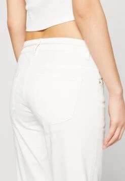 Tom Tailor Alexa Capri - Shorts - Whisper White 13 Tom Tailor Alexa Capri - Shorts - Whisper White -Tom Tailor Winkel 42d19c223e4349c9955a9f1cca0bb5eb