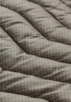 Tom Tailor LightweightMit Print - Jas - Olive Minimal Design -Tom Tailor Winkel 43e5a8d0d4974549b2b0838e97fa6f54