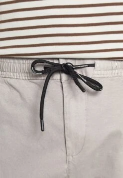 TOM TAILOR Denim Jogg- Chino - Light Dove Grey -Tom Tailor Winkel 466f9af336434f38a30d182f909acb38