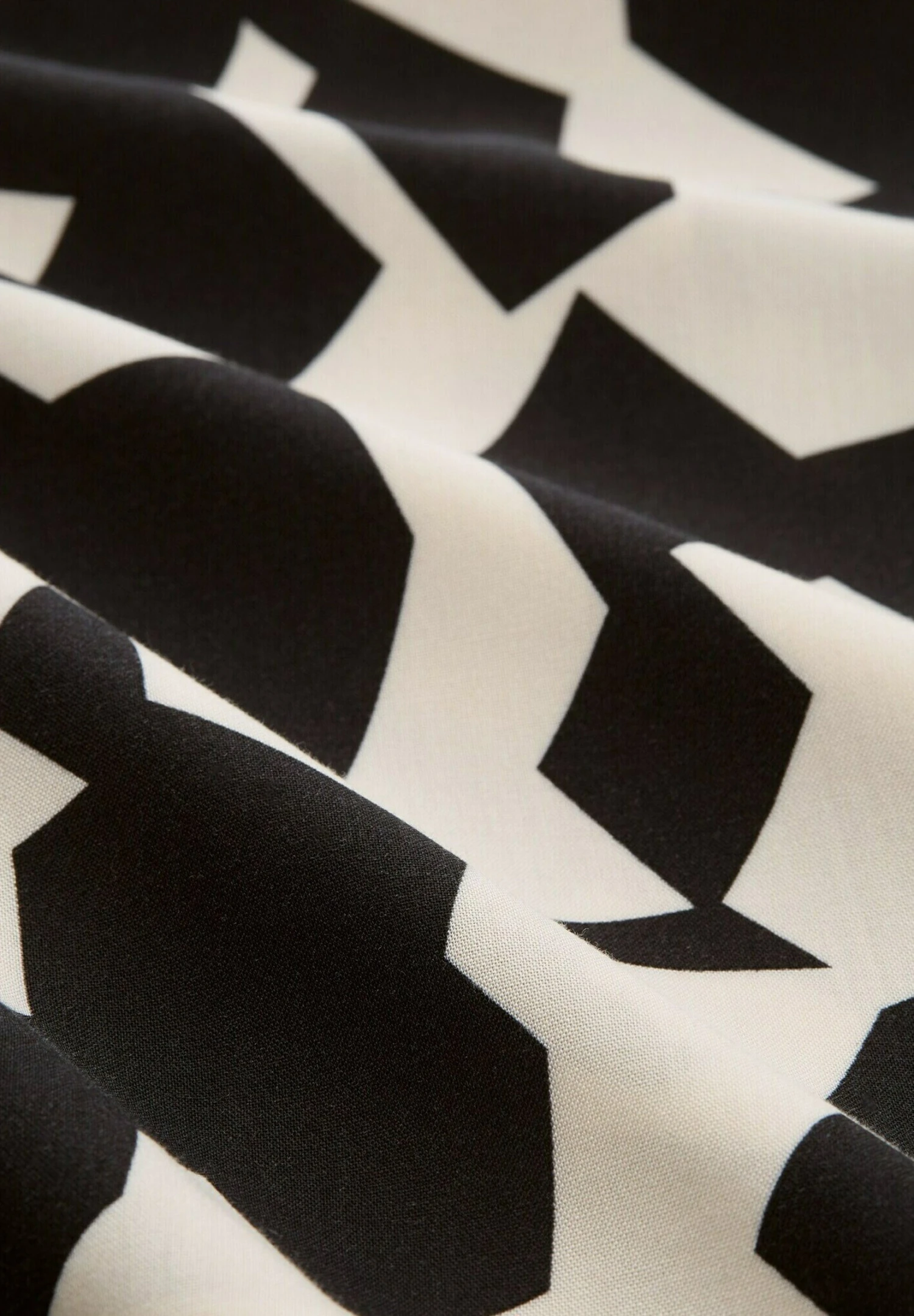 Tom Tailor Gemustertes Midi - Jurk - Black Big Abstract Design 8 Tom Tailor Gemustertes Midi - Jurk - Black Big Abstract Design - Afbeelding 6