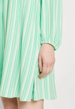 TOM TAILOR Denim Allover Printed Babydoll Dress - Jurk - Vertical Green/White -Tom Tailor Winkel 6c15a82f8b2b4916ae4508000e22c01f