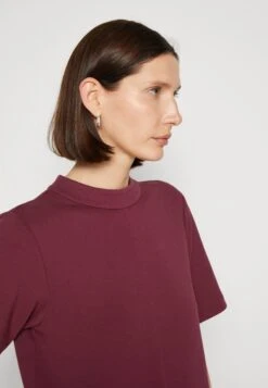 Tom Tailor Dress With High Collar - Jerseyjurk - Deep Burgundy Red -Tom Tailor Winkel 7654167a009f4d23887687f4a15f9fb2