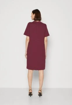 Tom Tailor Dress With High Collar - Jerseyjurk - Deep Burgundy Red -Tom Tailor Winkel 7aa2589e1318414c8c7188213cc915d1