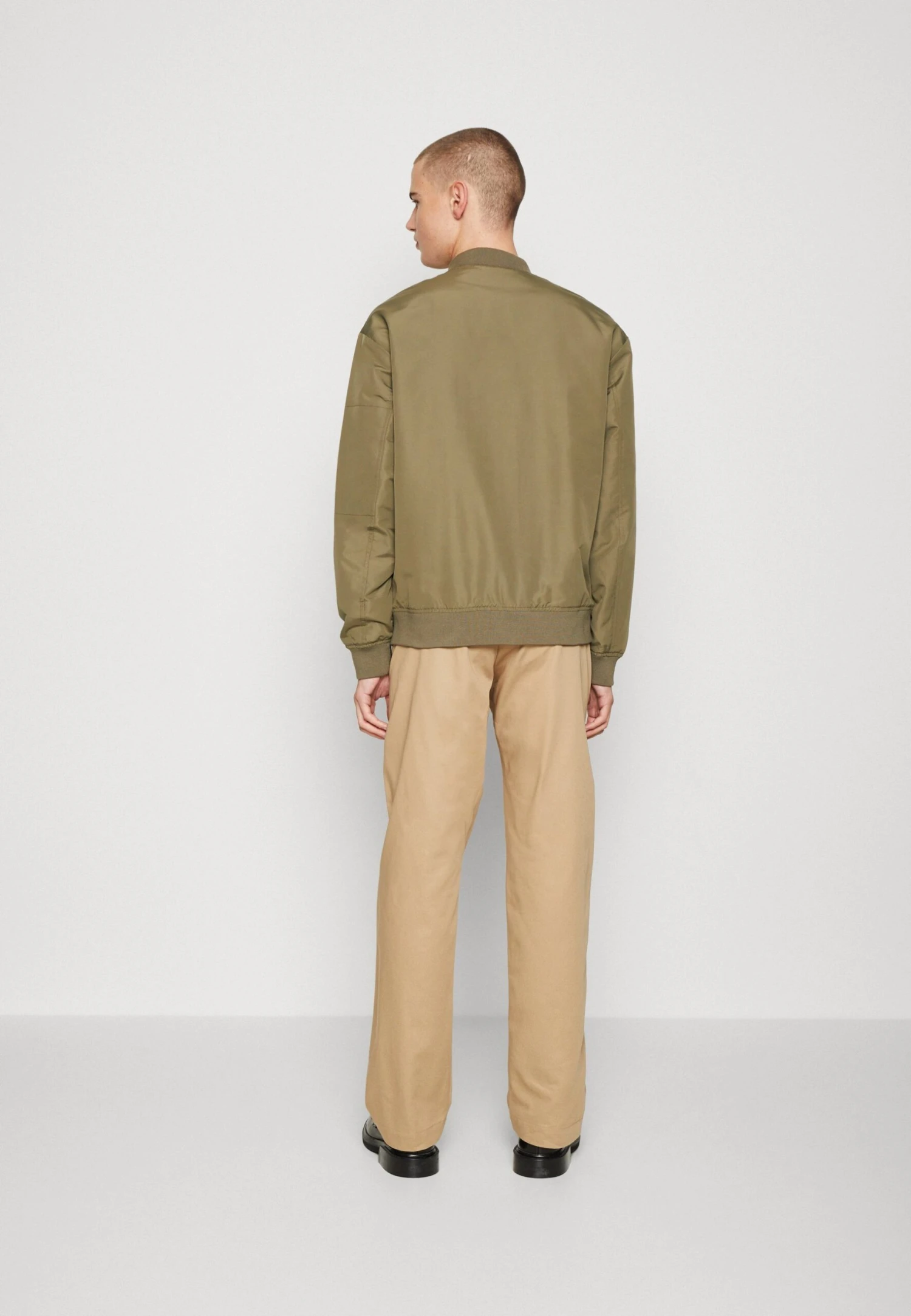 TOM TAILOR Denim Relaxed Jacket - Bomberjacks - Dusty Olive Green 5 TOM TAILOR Denim Relaxed Jacket - Bomberjacks - Dusty Olive Green - Afbeelding 3