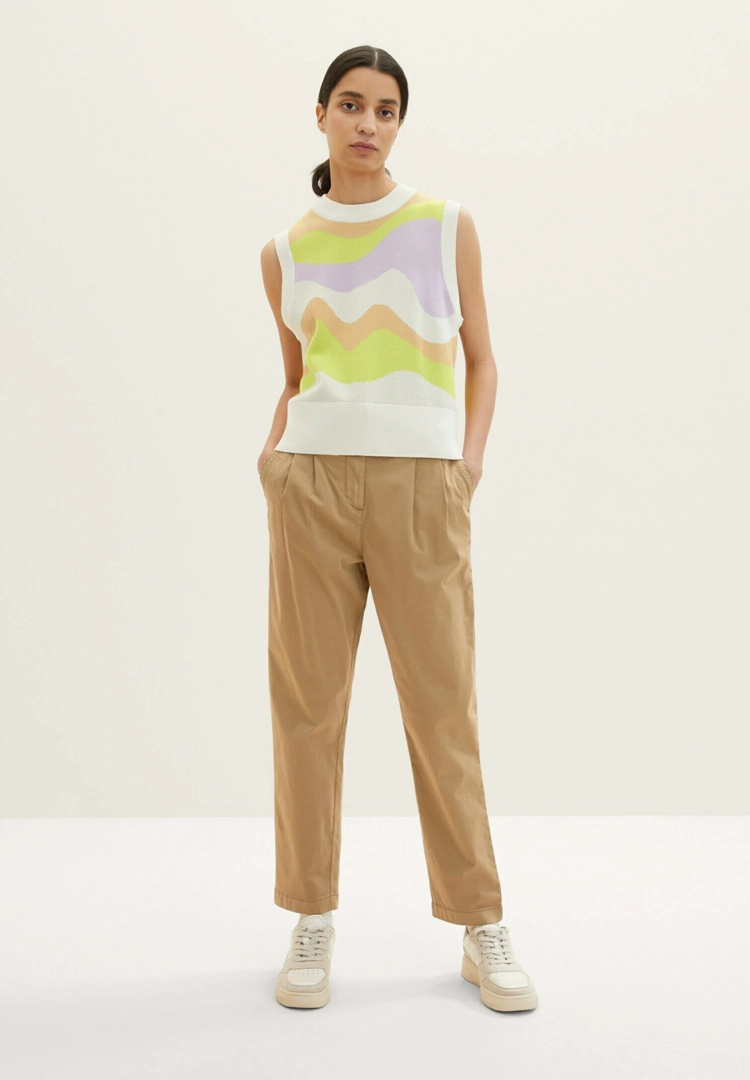 Tom Tailor Paperbag Mit Abnähern - Chino - Splashed Clay Beige 4 Tom Tailor Paperbag Mit Abnähern - Chino - Splashed Clay Beige - Afbeelding 2