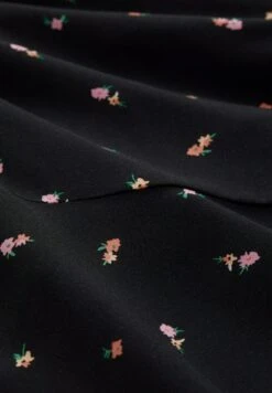 TOM TAILOR Denim Mit Rüschen - A-Lijn Rok - Small Black Flower Print -Tom Tailor Winkel a976c2c890a240dda33f33bd3e6503de