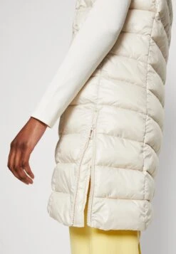 Tom Tailor Long Lightweight Vest - Bodywarmer - Dusty Beige -Tom Tailor Winkel b416915b31f34424ba3082a6916d2832