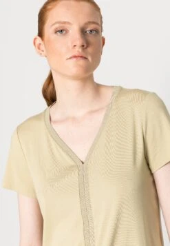 Tom Tailor V Neck - T-Shirt Basic - Light Moderate Olive -Tom Tailor Winkel b9c3e1ac2c8a4bf8972cb050d7f3314e