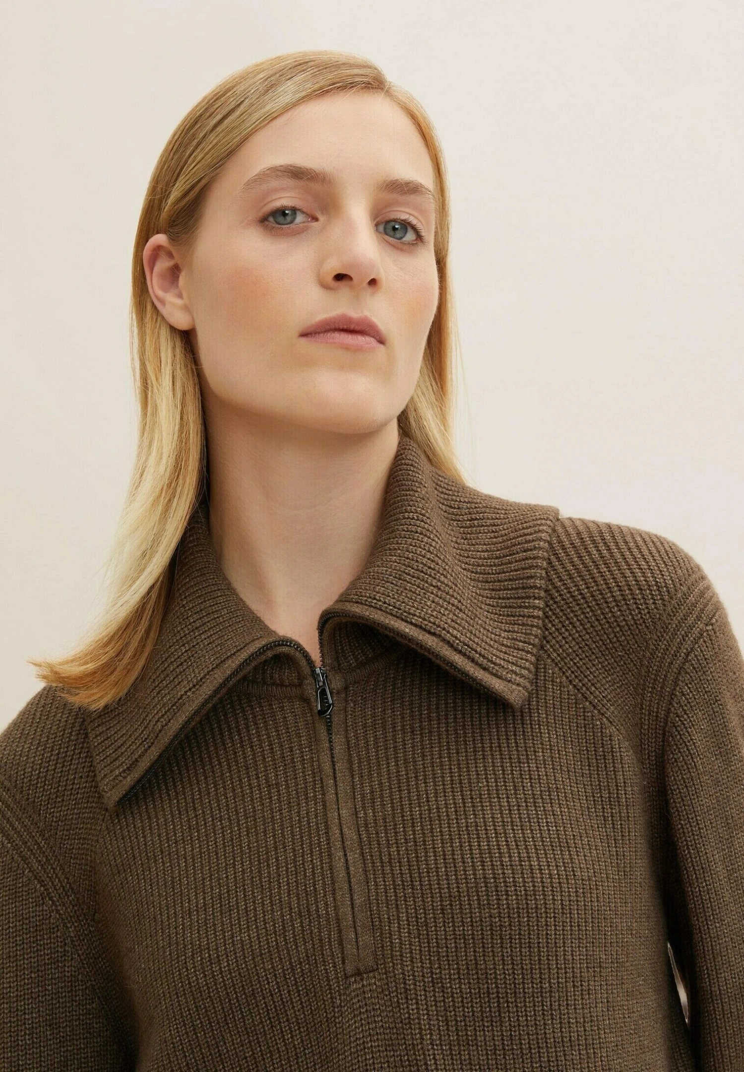 Tom Tailor Mit Troyer Kragen - Trui - Tarmac Khaki Melange 6 Tom Tailor Mit Troyer Kragen - Trui - Tarmac Khaki Melange - Afbeelding 4