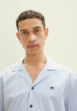 Tom Tailor Gestreifter Kurz Set - Pyjama - Blue Light Stripe -Tom Tailor Winkel db73190a768f419abec011b1b19f2da3