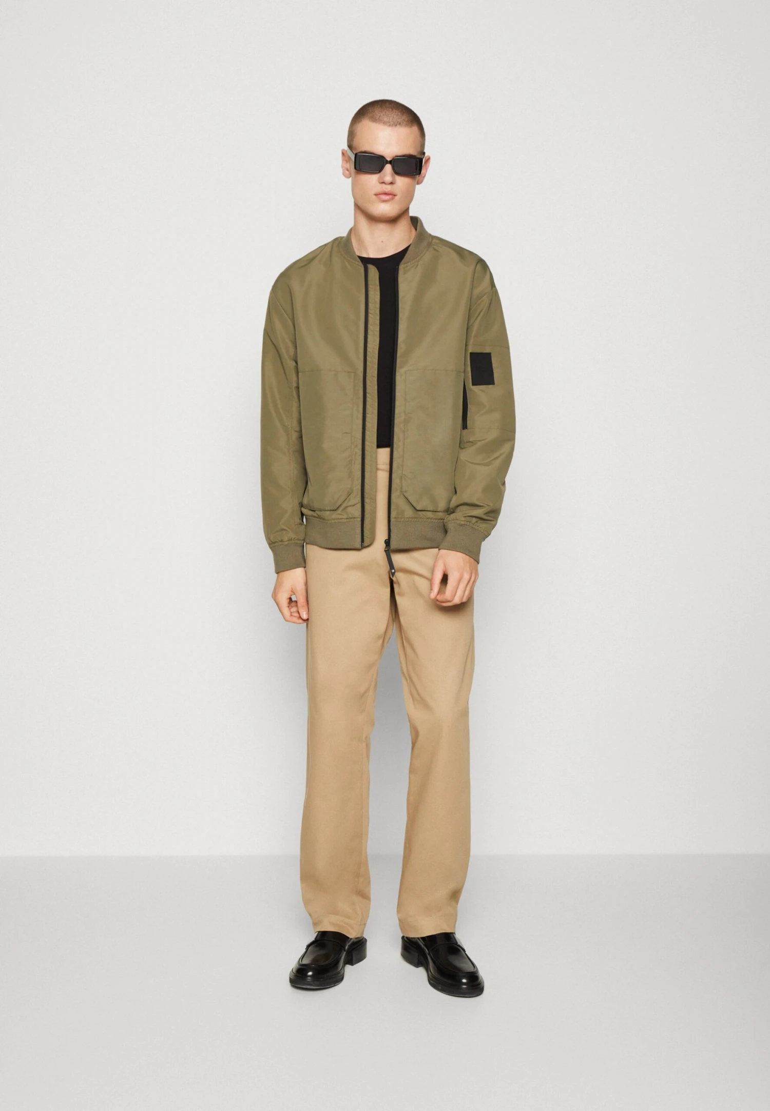 TOM TAILOR Denim Relaxed Jacket - Bomberjacks - Dusty Olive Green 4 TOM TAILOR Denim Relaxed Jacket - Bomberjacks - Dusty Olive Green - Afbeelding 2