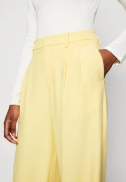 TOM TAILOR Denim Pleated Wide Leg- Broek - Soft Pale Yellow -Tom Tailor Winkel eddae99105a54e6cbb13ee35a4b58ef2