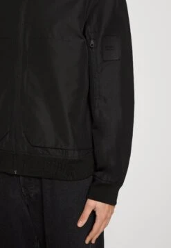 TOM TAILOR Denim Relaxed Jacket - Bomberjacks - Black -Tom Tailor Winkel fc03384b4ac248f2a320e598499c5edd